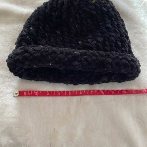 NWT - Hand-knitted hat - Picture 4 of 7